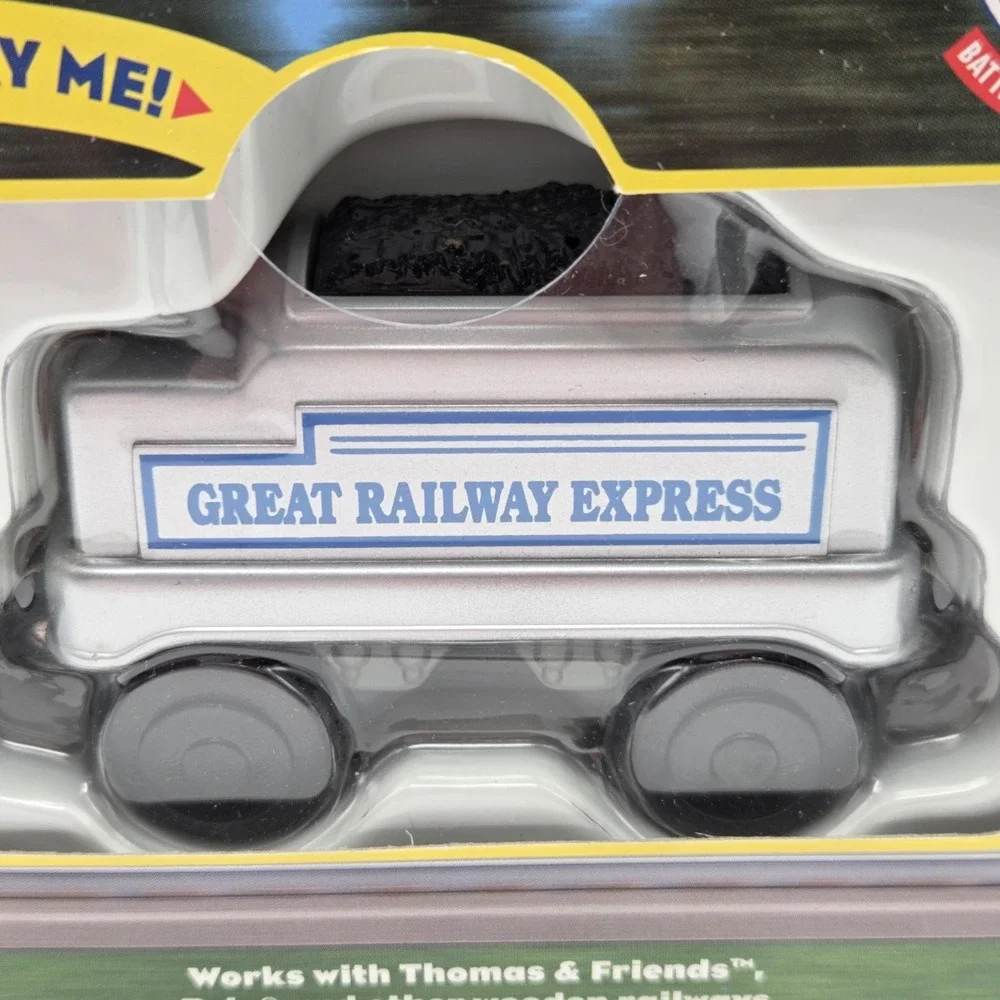 Lionel Wooden Railway Bright Lights Dome Car & Cling-Clang Coal Car ‎   NEW
